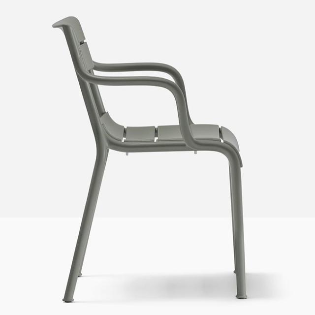 Souvenir 555RM Recycled Stackable Armchair