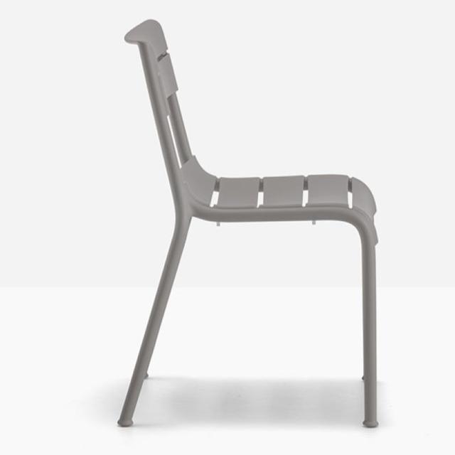 Souvenir 550RM Recycled Stackable Side Chair