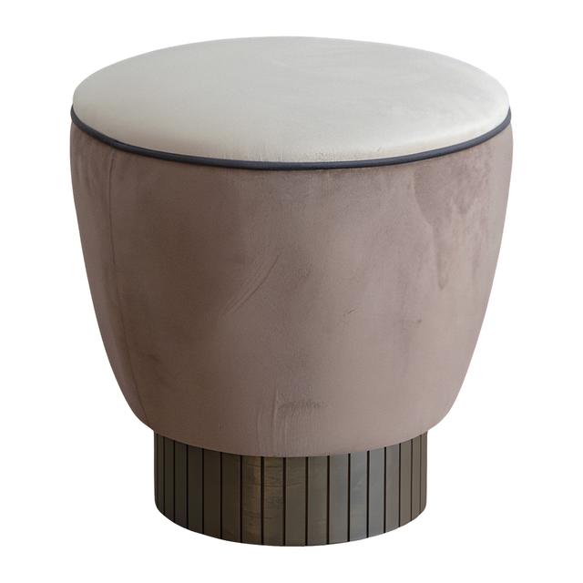 Imani Pouffe