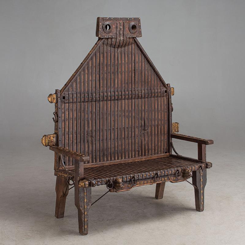 Statement bench