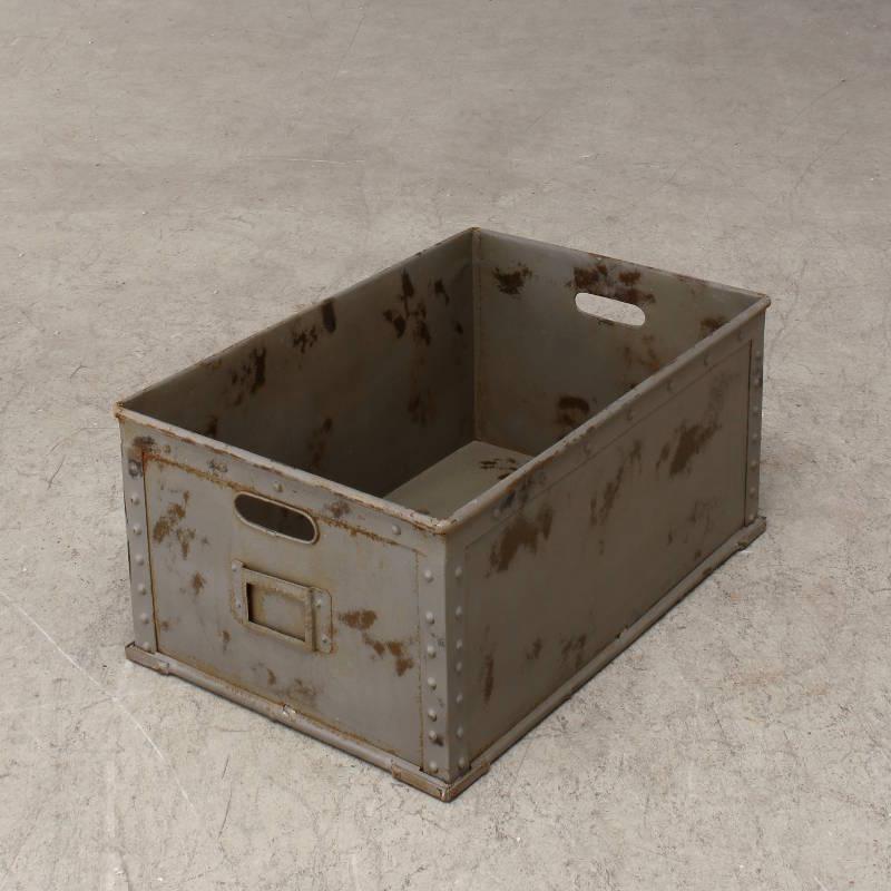 Metal tote basket ATFUVF433