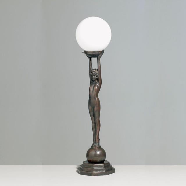 Deco Lady Post Light