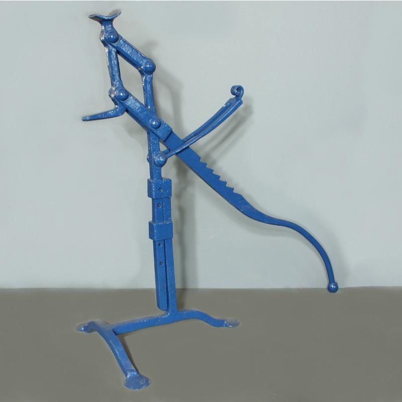 Vintage cast iron car jack Image 1