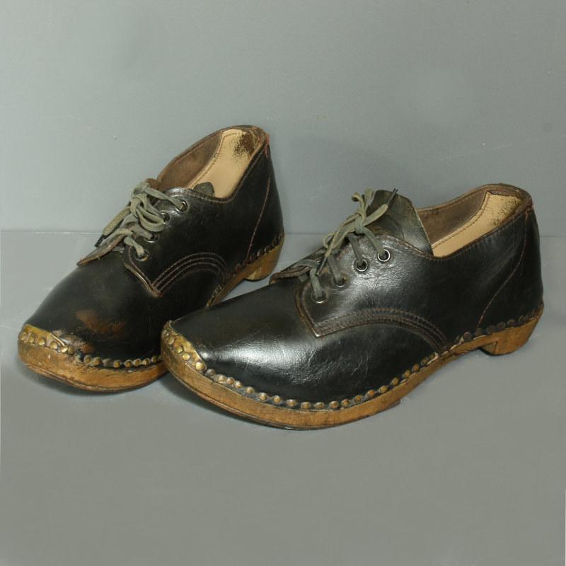 Pair of vintage clogs Image 1