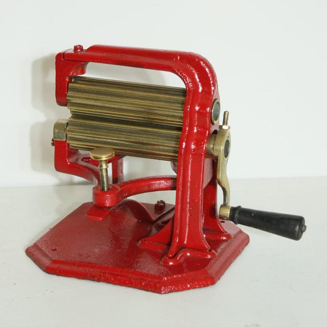 Antique Red Fluting Iron