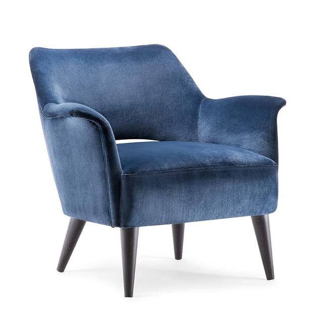 Wings Lounge Chair, Open Back, Wooden Legs 
