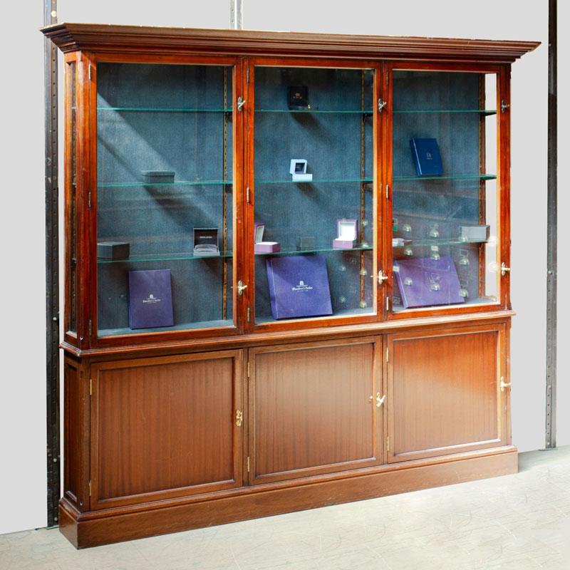 Mahogany Shop Cabinet