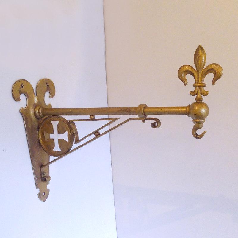 Antique painted brass Gothic light bracket Image 1