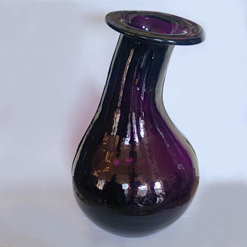 Coloured glass vase Image 1