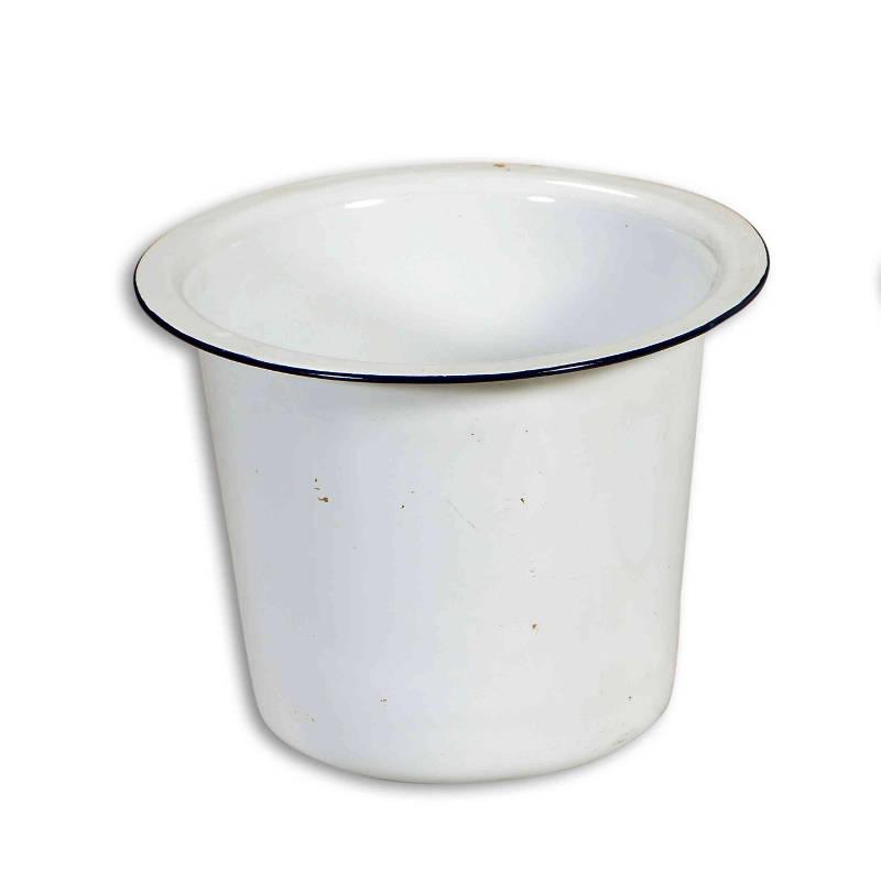 Enamel pot Image 1