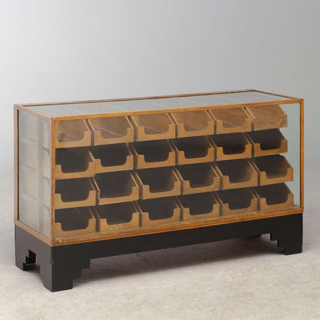 Glazed Draper's Counter